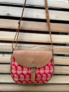 flap crossbody handbag in paisley pattern