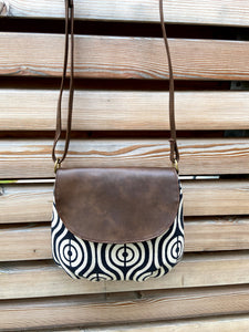 piccolino flap crossbody handbag in feather pattern