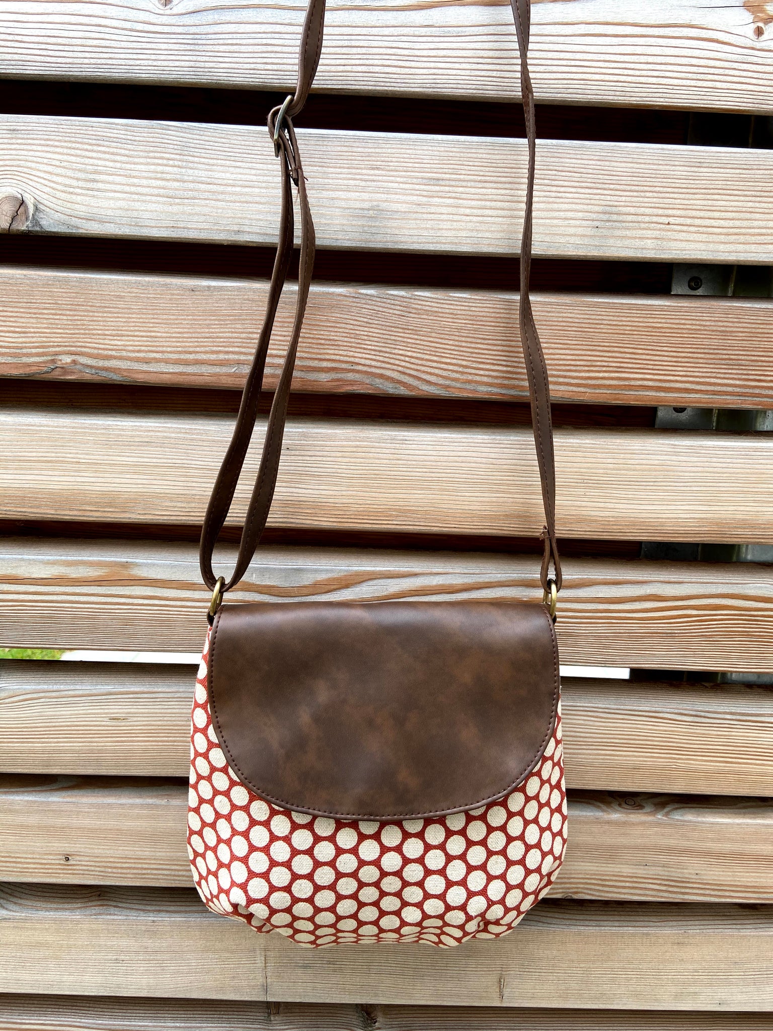 piccolino flap crossbody handbag in polka dots pattern